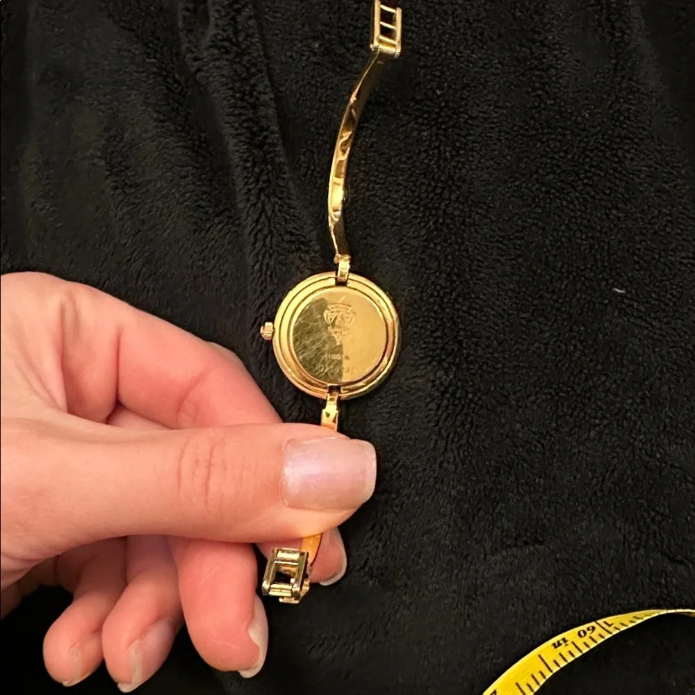Gucci Bezel Elegant Gold Watch